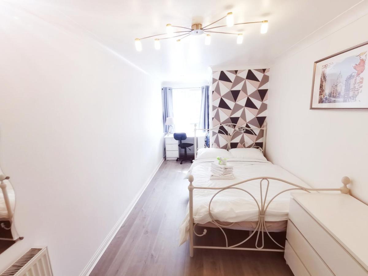 Modern And Spacious Double&King Bedrooms Both With Private Bathrooms Edinburgh Eksteriør bilde