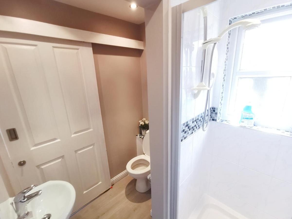 Modern And Spacious Double&King Bedrooms Both With Private Bathrooms Edinburgh Eksteriør bilde