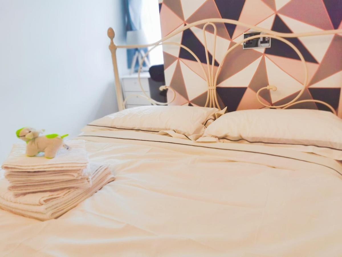 Modern And Spacious Double&King Bedrooms Both With Private Bathrooms Edinburgh Eksteriør bilde