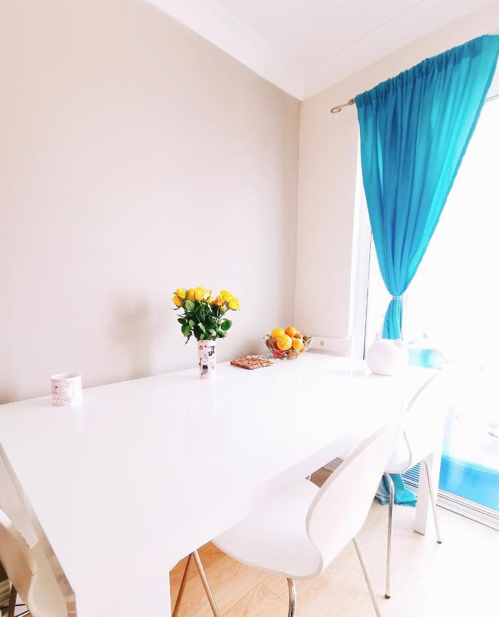 Modern And Spacious Double&King Bedrooms Both With Private Bathrooms Edinburgh Eksteriør bilde