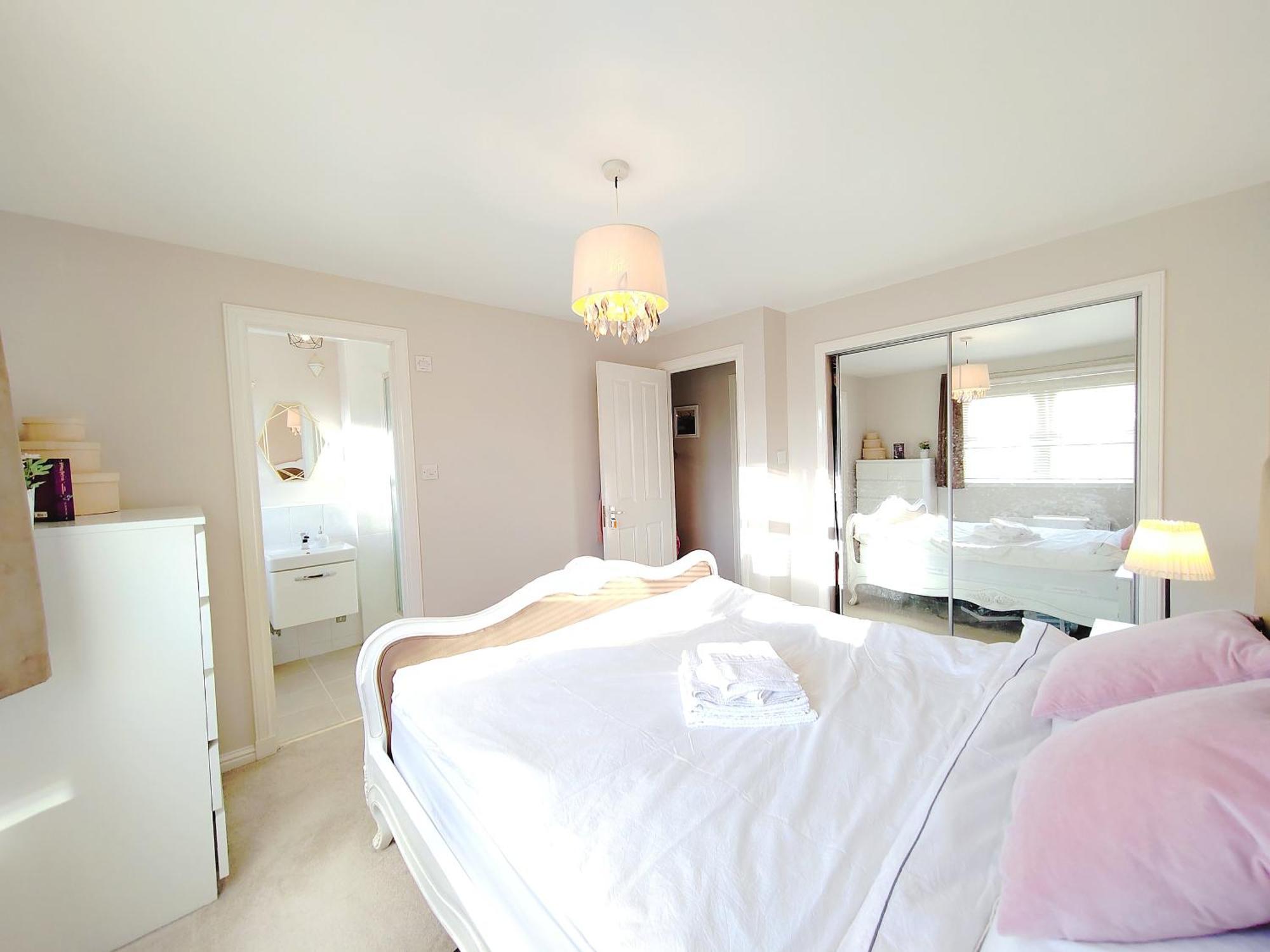 Modern And Spacious Double&King Bedrooms Both With Private Bathrooms Edinburgh Rom bilde