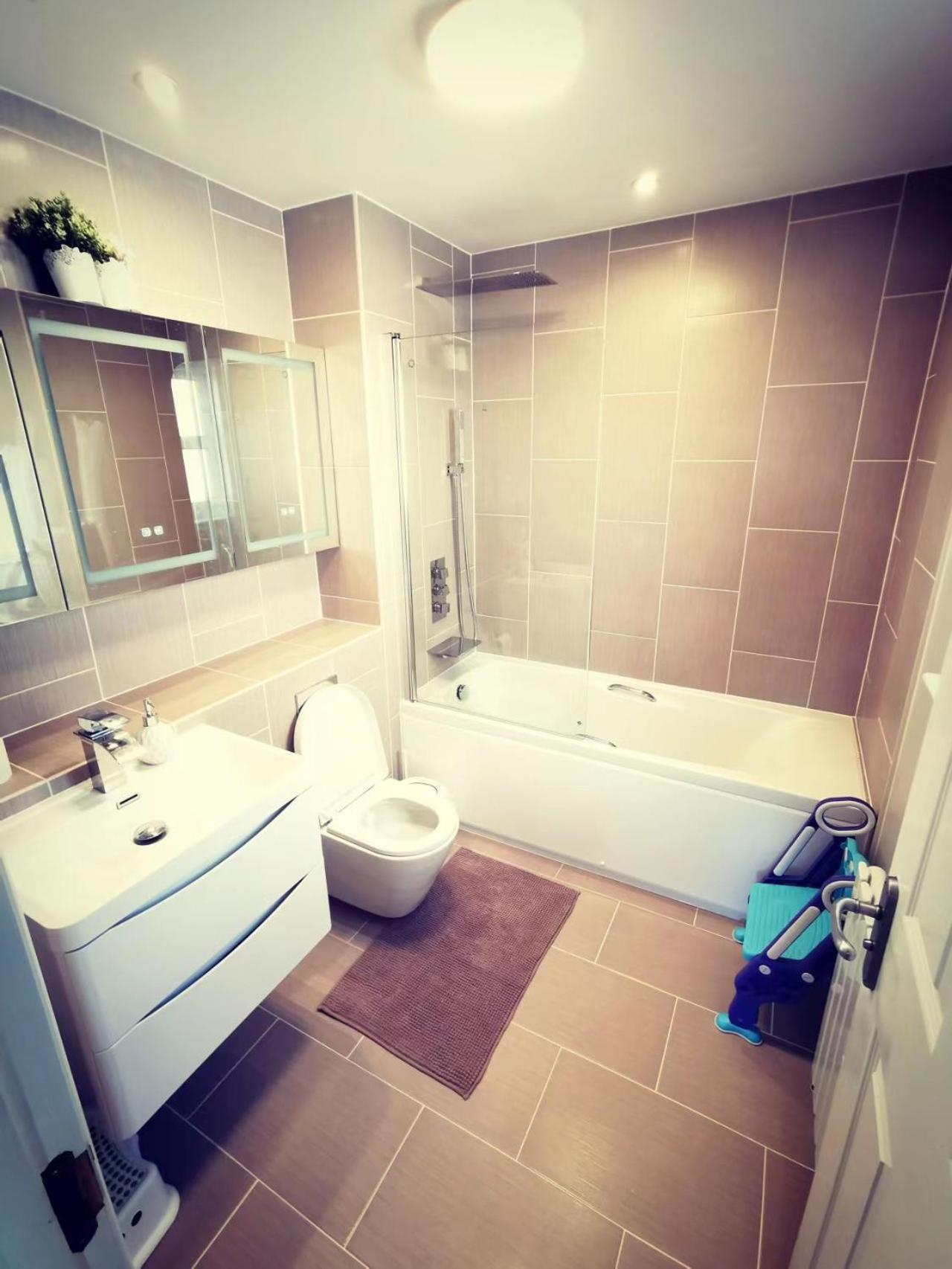 Modern And Spacious Double&King Bedrooms Both With Private Bathrooms Edinburgh Eksteriør bilde